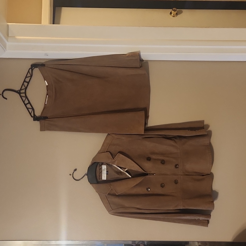 Tahari Shirt Suit, Carmel, 6P